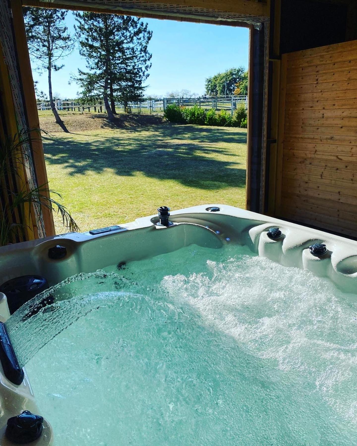 Kourline Villalunoterie Futuroscope Piscine Spa Oyre Zewnętrze zdjęcie